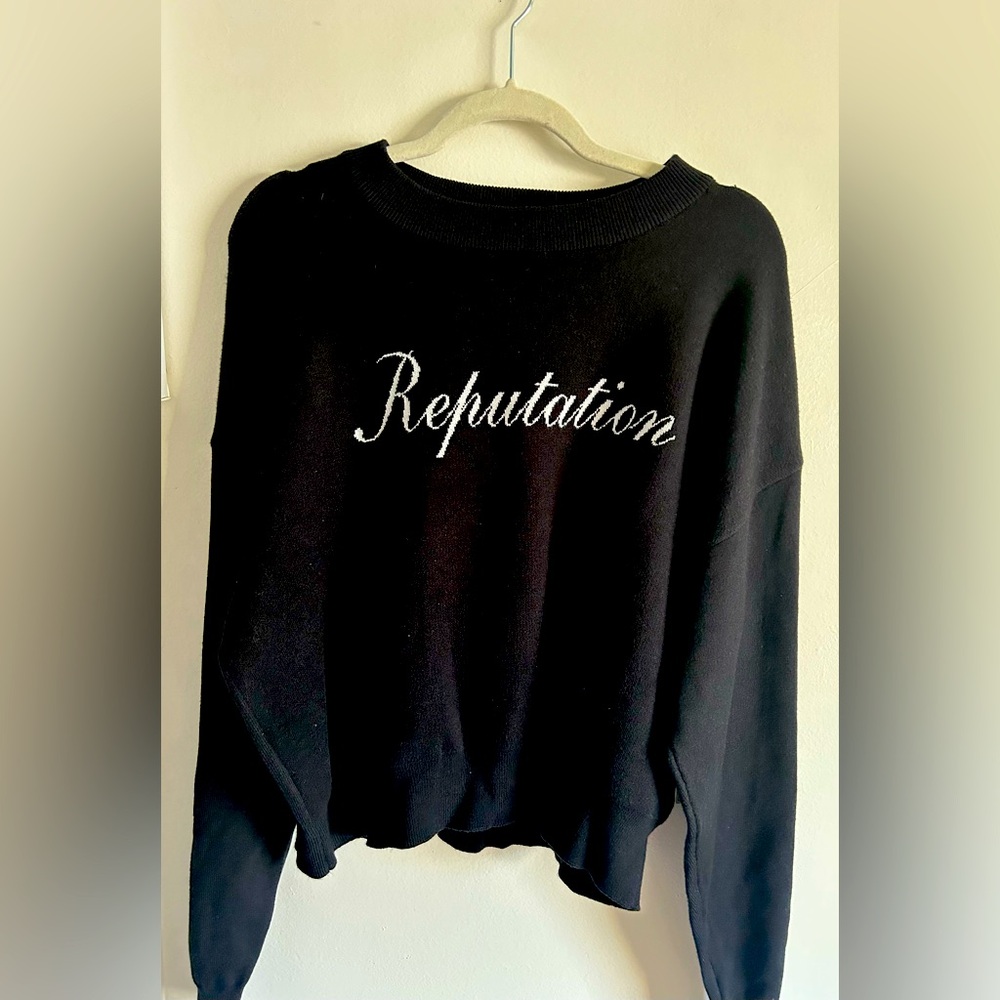REPUTATION TAYLOR SWIFT  BLACK AND WHITE SWEATER ERA DESIGNER